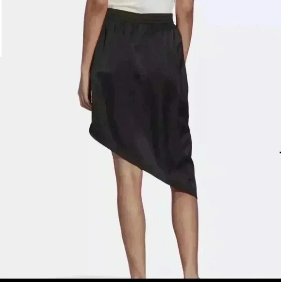 ADIDAS asymmetrical Black Glossy skirt Size medium in great used condition! - Picture 3 of 13